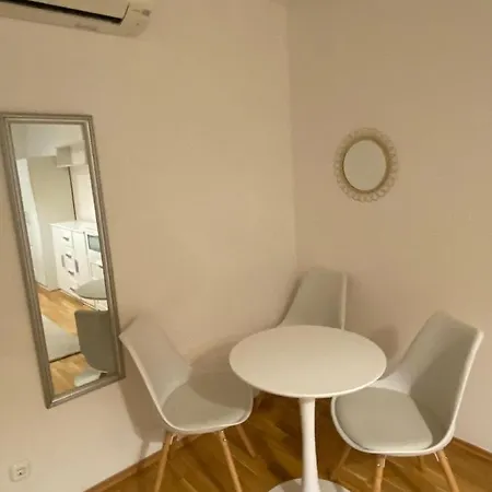 Semmel Apartment